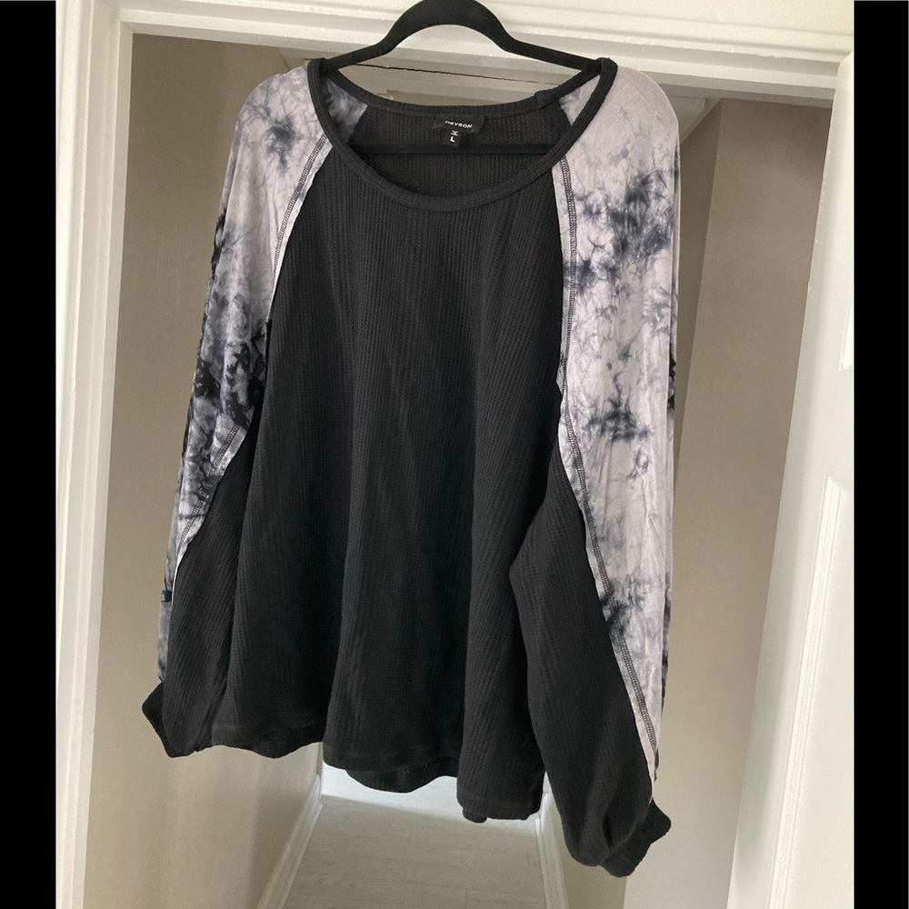 Black/white/gray tie dye sleeve top